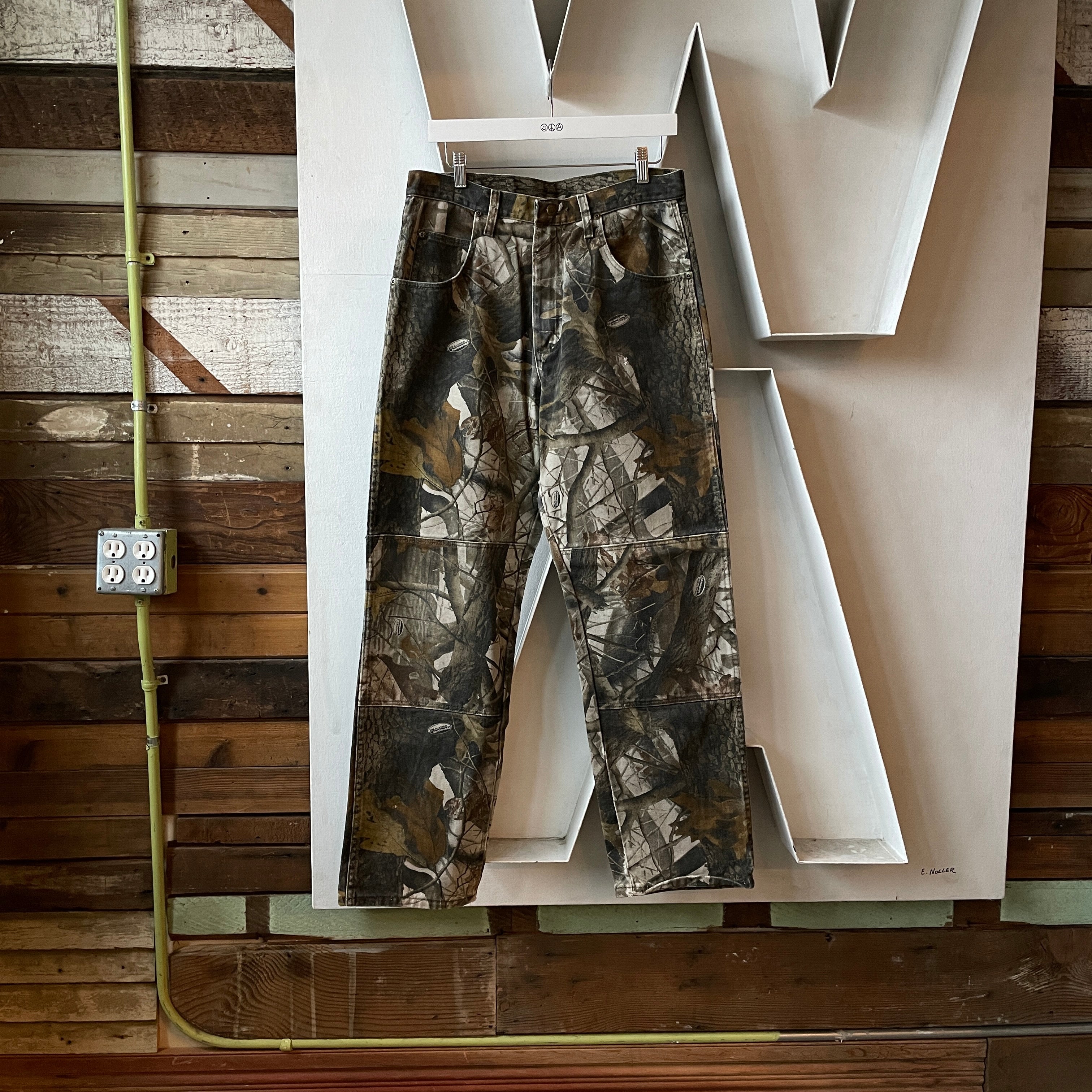 Vintage 1990s Wrangler Advantage Timber Double Knee Camo Pants Size 42 –  LOST BOYS VINTAGE