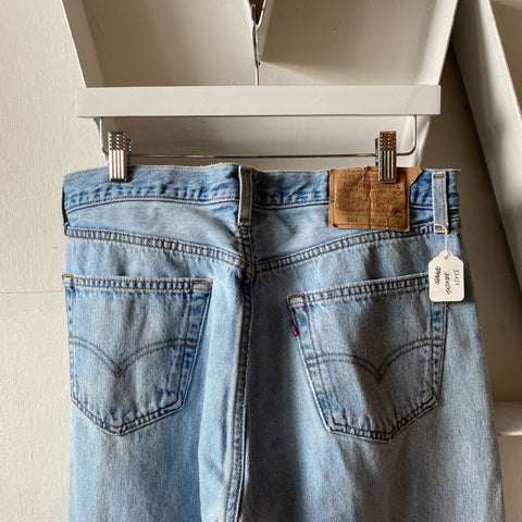 90's Levis 501 - 33” x 34”